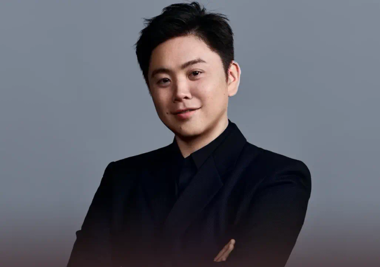 85亿身家的追觅创始人俞浩，跑海外搞现金贷