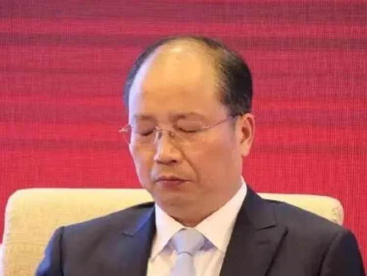 易会满的利益结构洞
