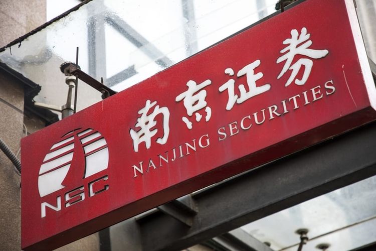 南京证券苦苦等待，富安达15年困于百亿规模
