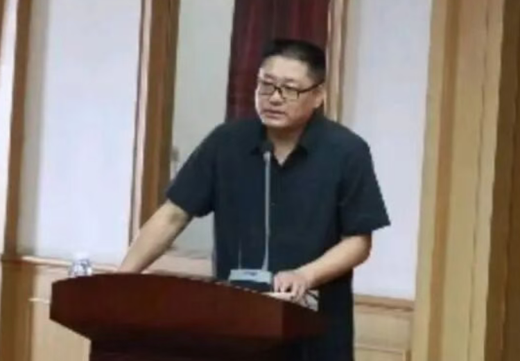 本溪银行：诗人坠落