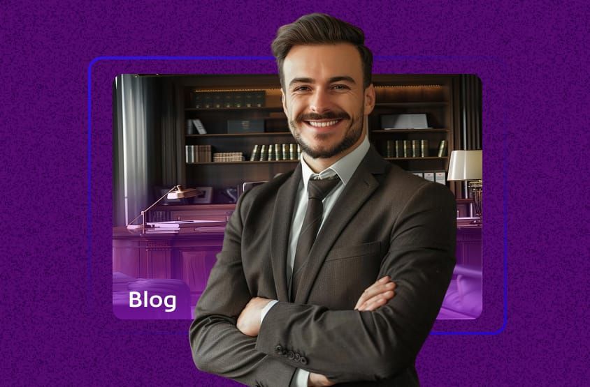 Advogado sorrindo em seu escritório, com a palavra Blog em destaque, ilustrando o tema "Advogado Emite Nota Fiscal" e suas regras.