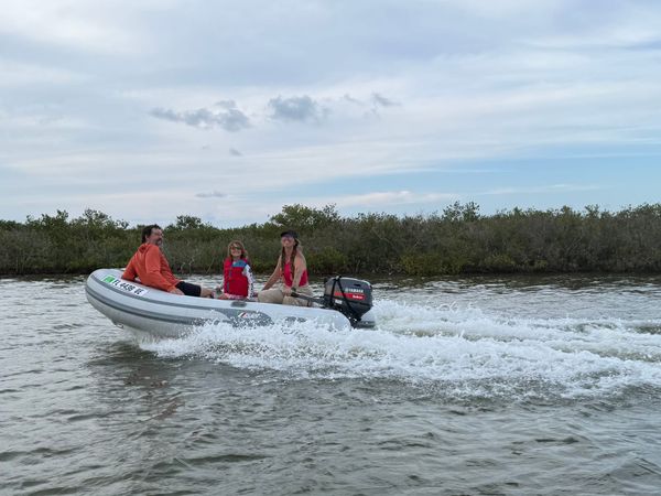 33. Dinghy Davits