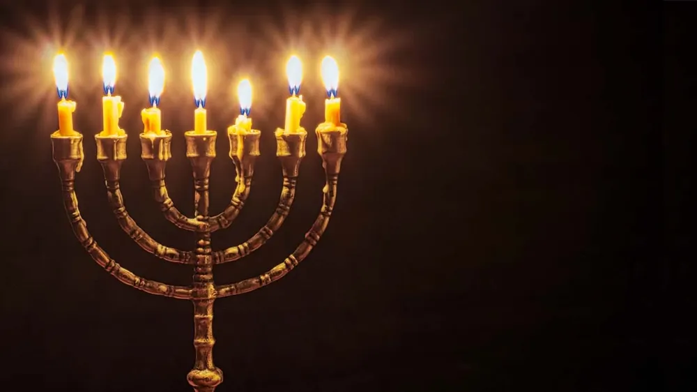 A Lamp that Carries Divine Light (~ 38 m)