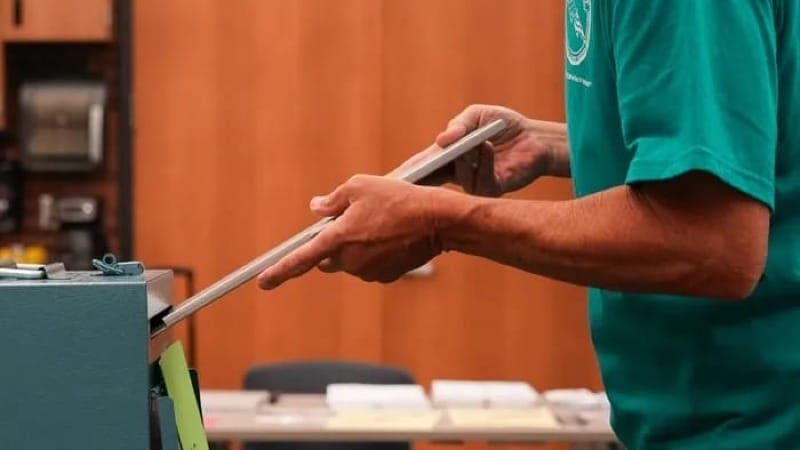 Fact brief: Can Democrats change parties and vote in the SD Republican primary?