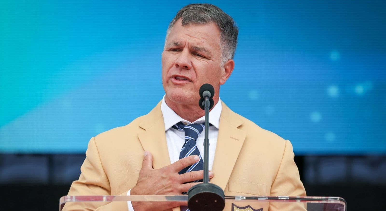 Vinatieri talks about family, love of game in Hall of Fame speech