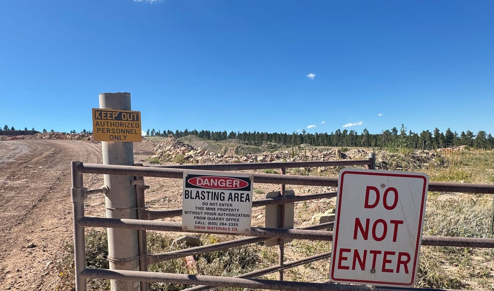 Couple finds life next to limestone mine unnerving