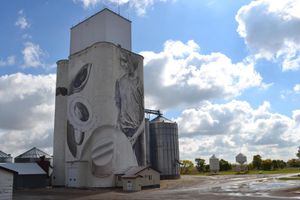Fact brief: Is South Dakota home to the tallest grain elevator mural in the country?