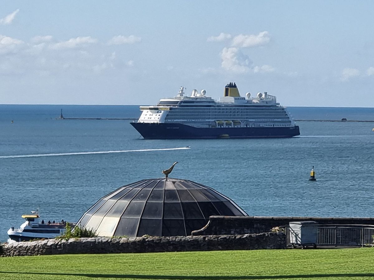 I saw three ships come sailing in