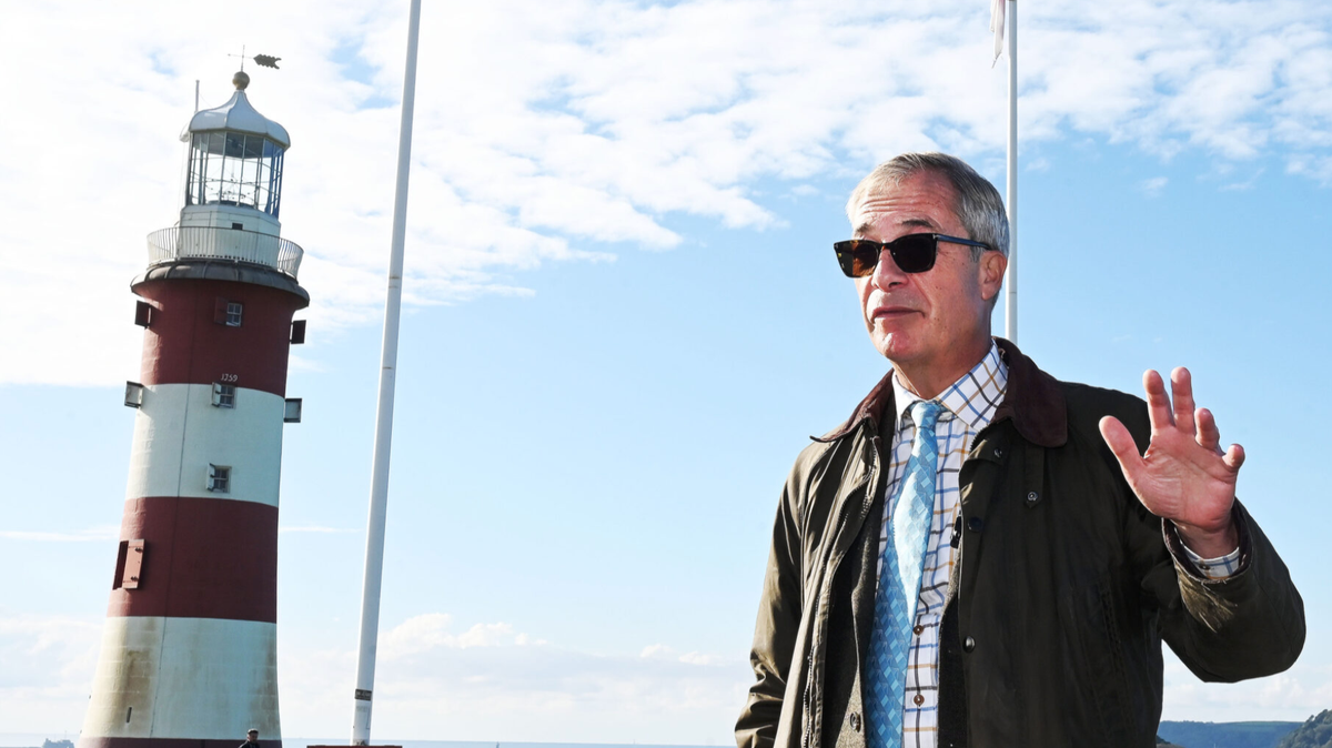 Businesses back the Waterfront; we find out about buoys; the latest on the West Hoe "murder"; Nigel comes to town; and things to do this weekend