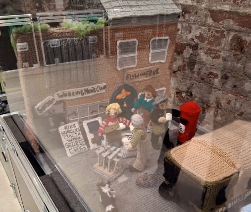 Longest Yarn has visitors in stitches