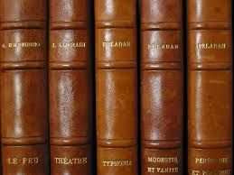 Les différents types de reliures anciennes et leur influence sur la valeur des livres