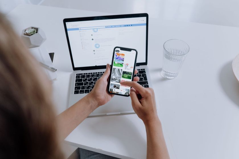 Scroll, emocja, zakup: anatomia krótkiego wideo w marketingu