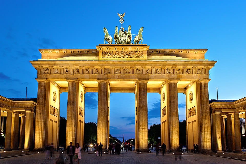It’s a big columned gate with a bronze quadriga sculpture at the top of it.