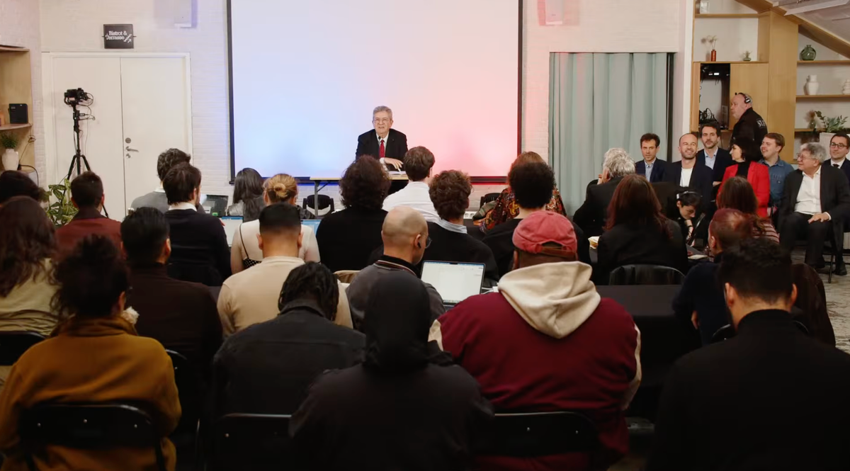 Mélenchon invente les conférences de presse d'influenceurs triés sur le volet