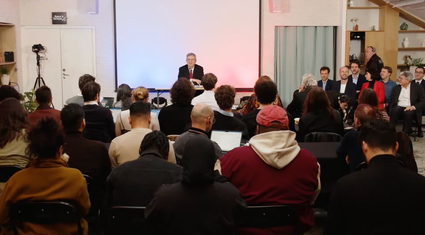 Mélenchon invente les conférences de presse d'influenceurs triés sur le volet
