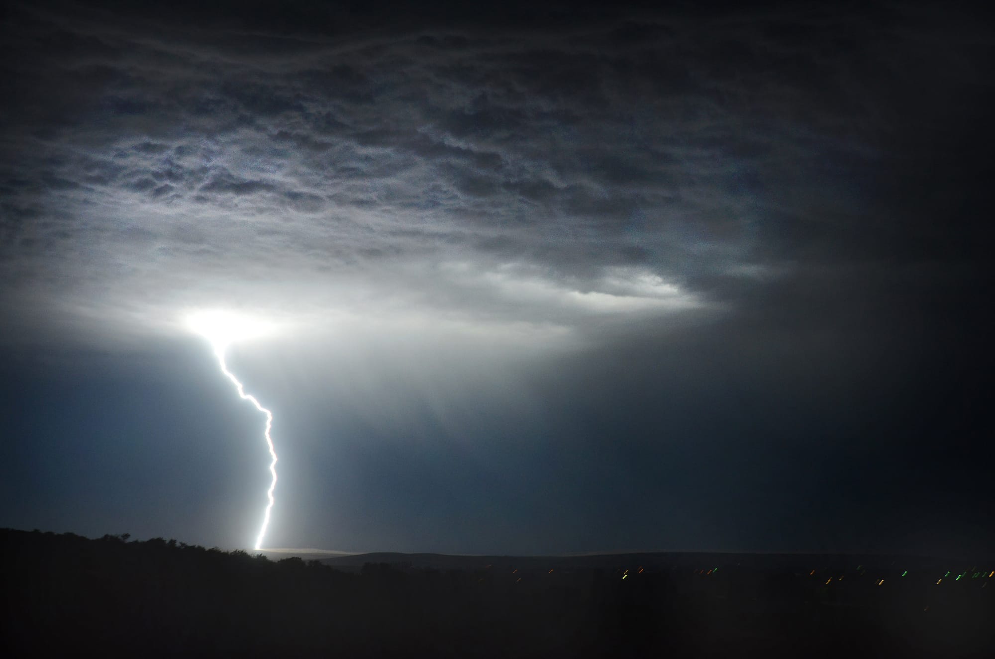 Thunderstorm, air quality alerts issued for Central WA