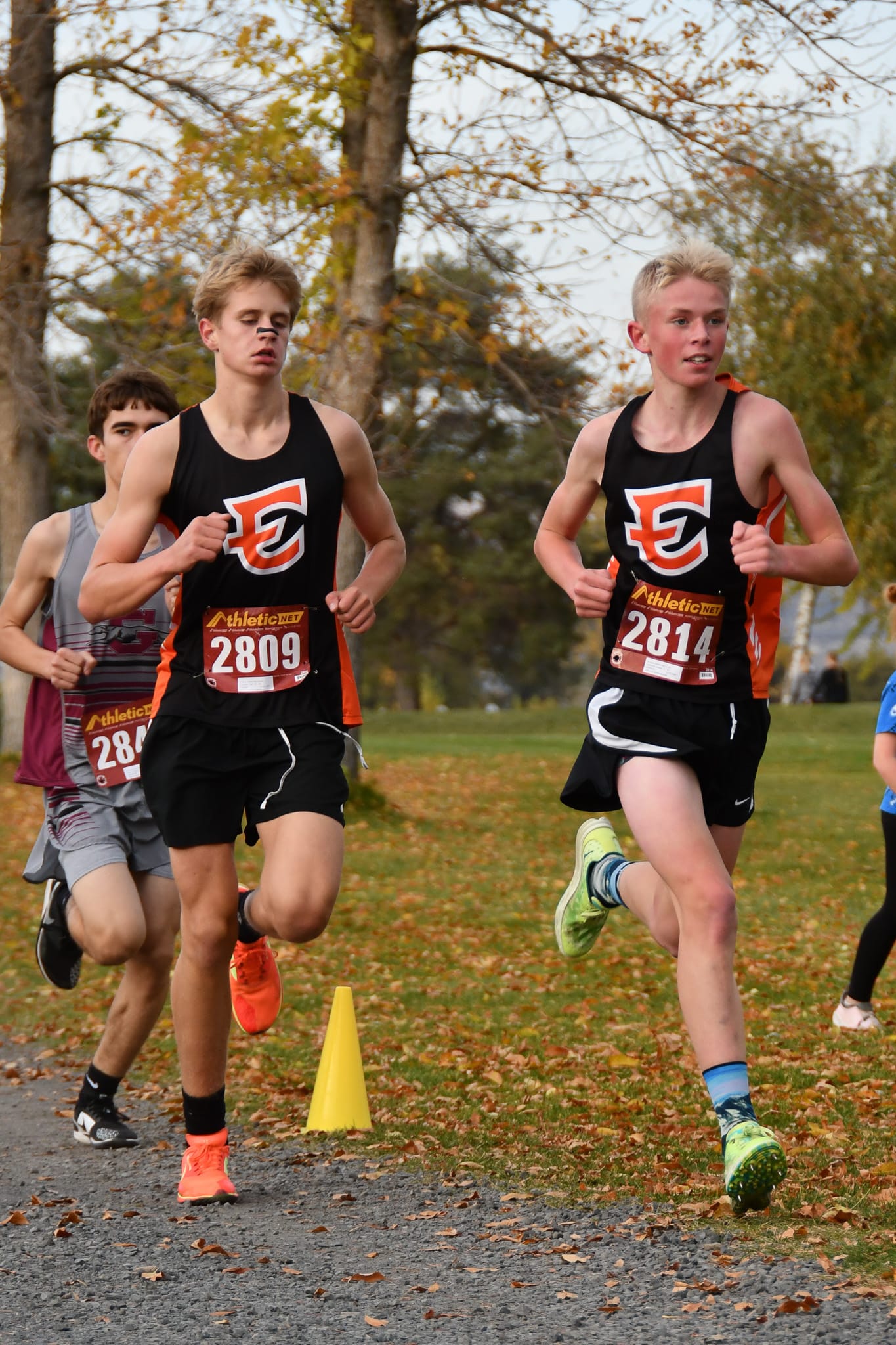 Stride for stride, Cale Fronsman (2809) and Louden Leenhouts (2814) power through the middle of the Lakeview Golf and Country Club course.
