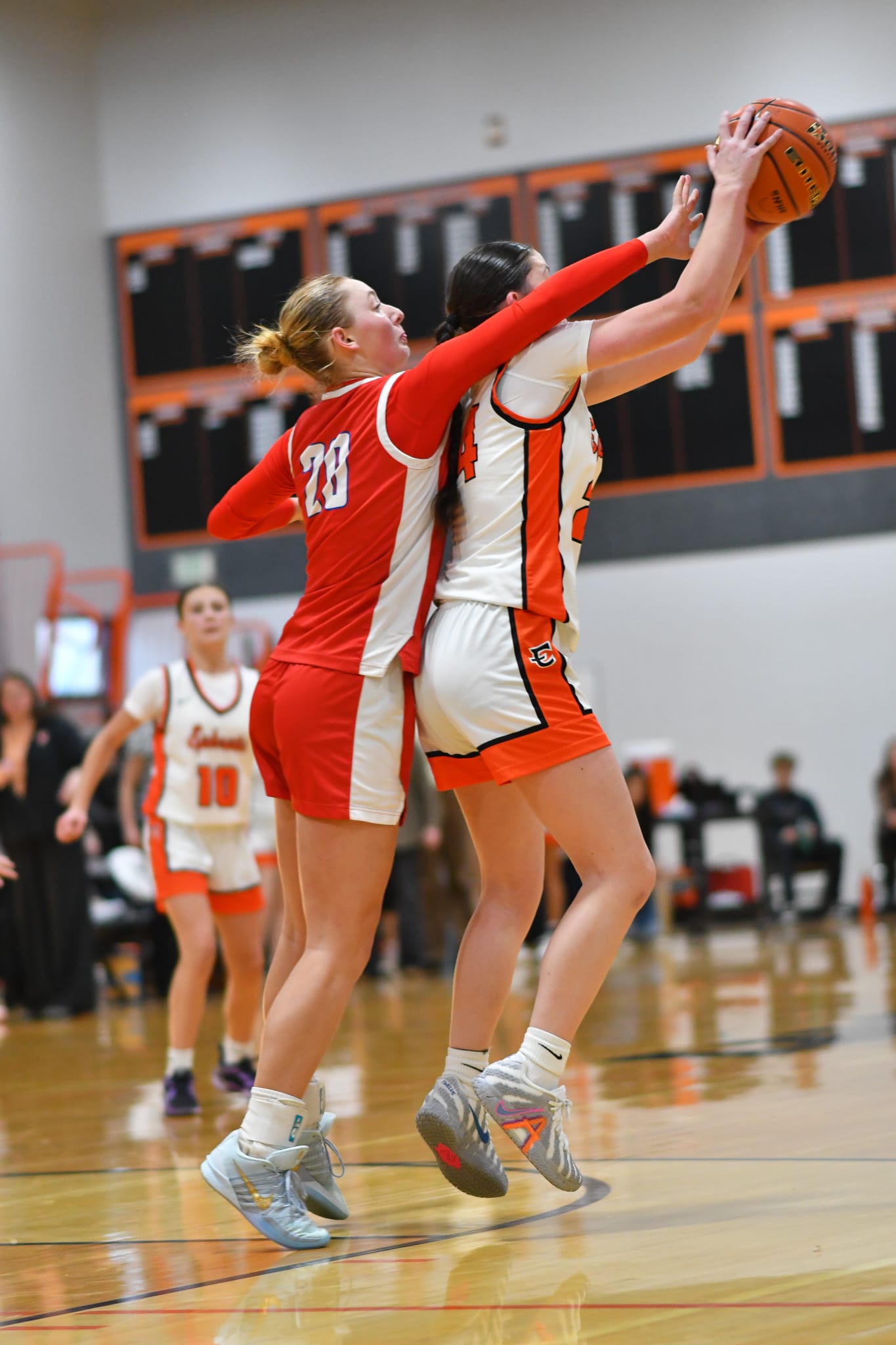 Maycee Black (24) battles with tight Prosser defense.