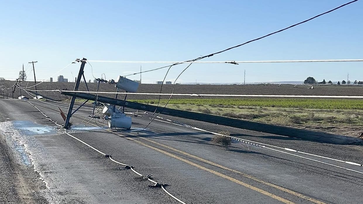 High winds knock out power, topple trees across the Basin