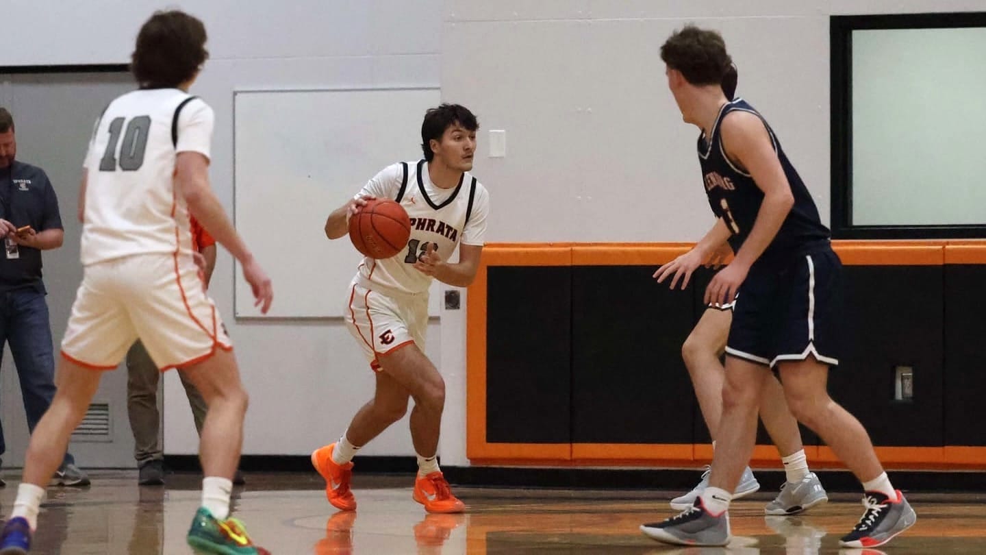 Tigers drop two; Hendrick nets career-high 28 against Othello