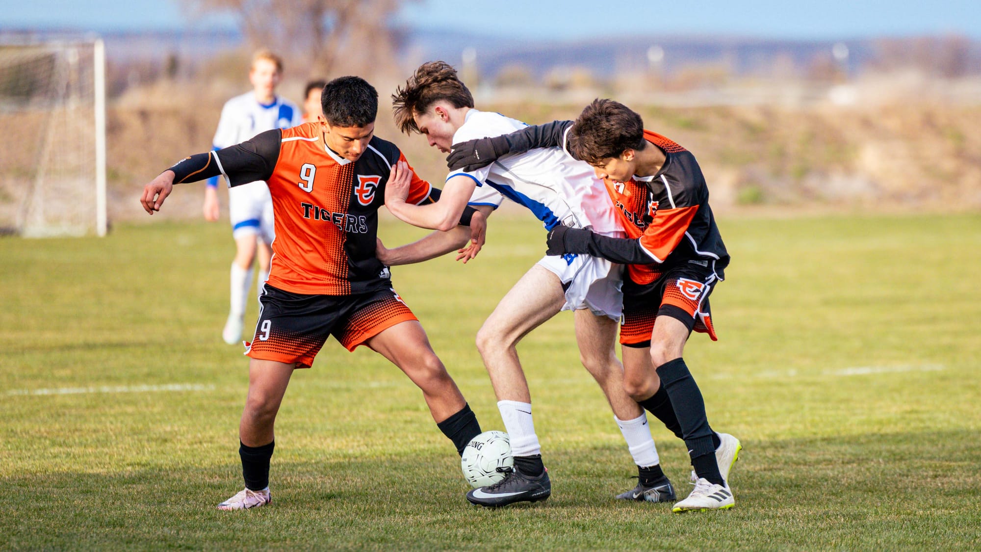 Ephrata boys soccer rolls past Soap Lake 9-2, blanks Tonasket 2-0