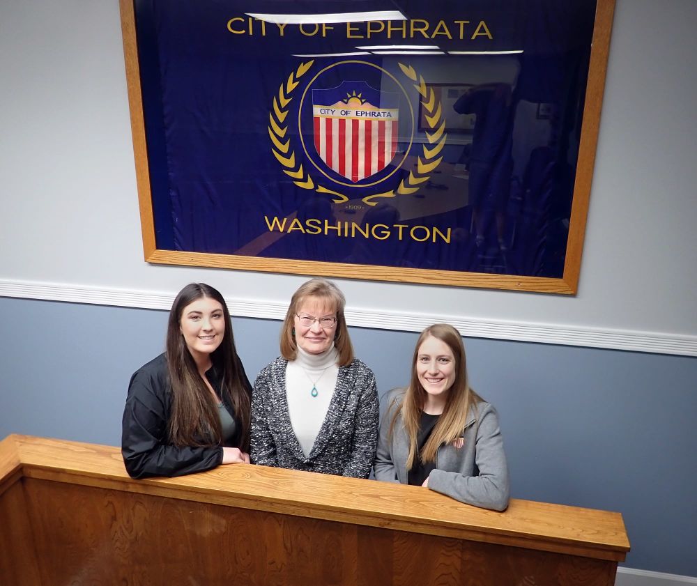 Leslie’s leaving: transition time at Ephrata City Hall post image