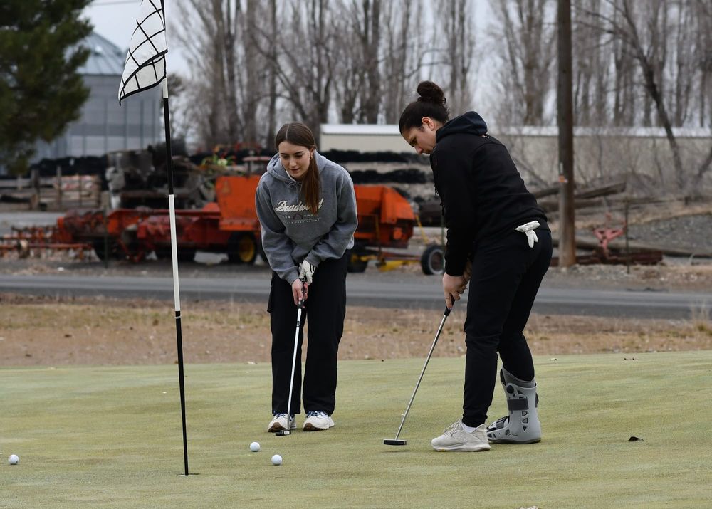 Ephrata girls golf program undergoes transition with new coach post image