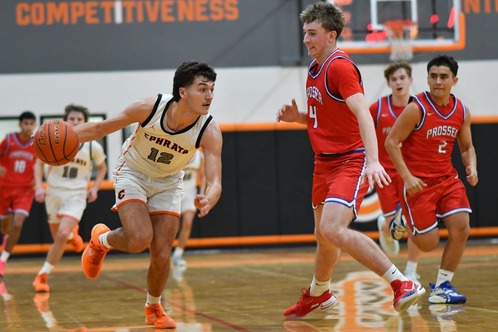 Tigers drop CWAC opener to Prosser, fall to West Valley post image