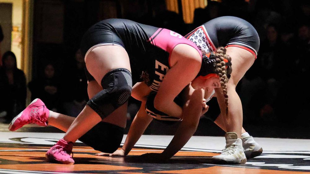 Two Lady Tigers place at 100+ team Kelso wrestling tourney post image
