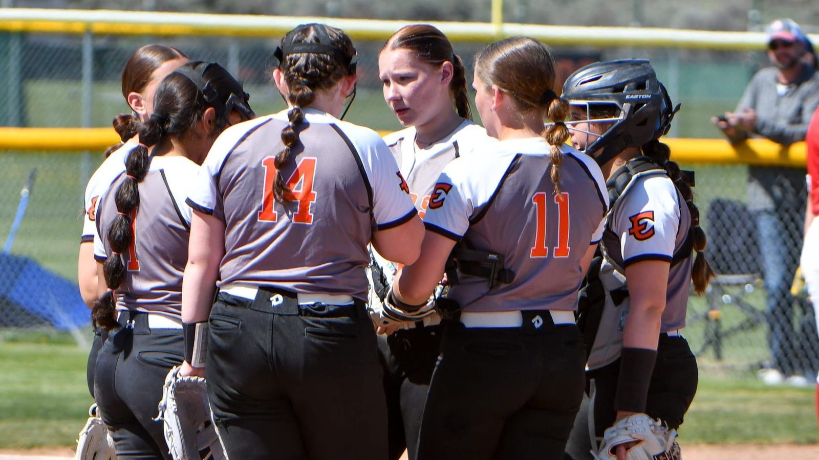 Lady Tigers softball splits doubleheader with Prosser post image