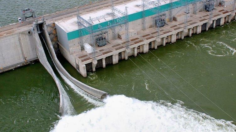 Salmon smolts go 'high tech' in Grant PUD fish-survival study post image