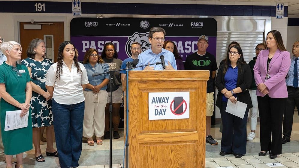 Ferguson calls for student cell phone ban during school hours post image