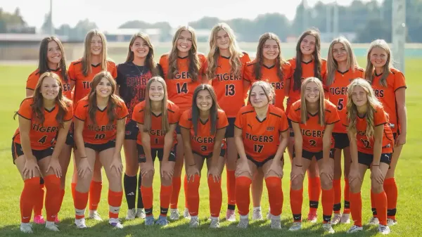 Lady Tigers return 10 starters and four all-league picks post image