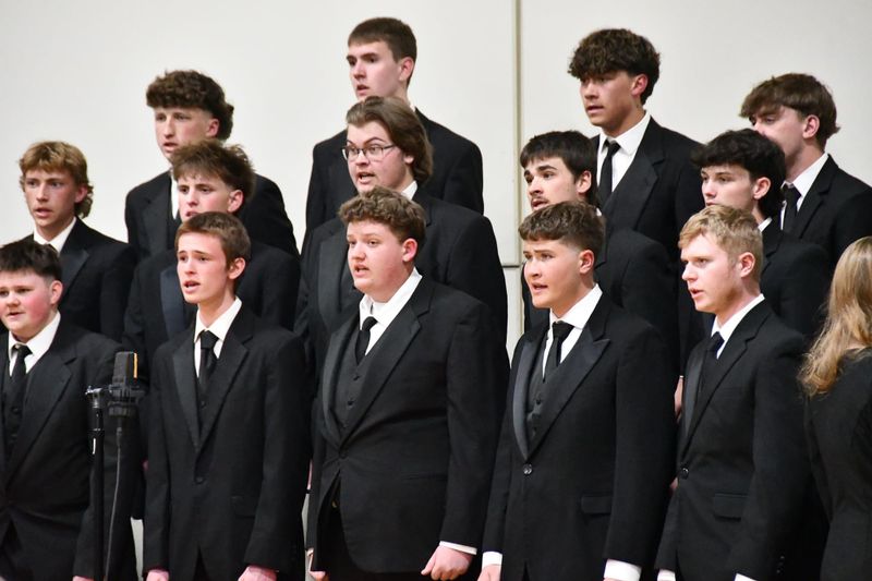 Ephrata choirs showcase vocal talents during Spring Concert post image