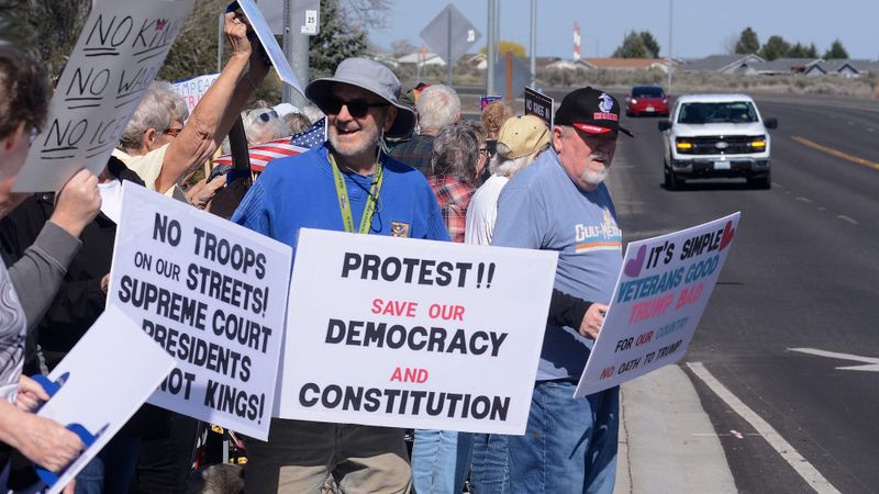 Peaceful crowd gathers for 'No Kings' rally in Ephrata post image