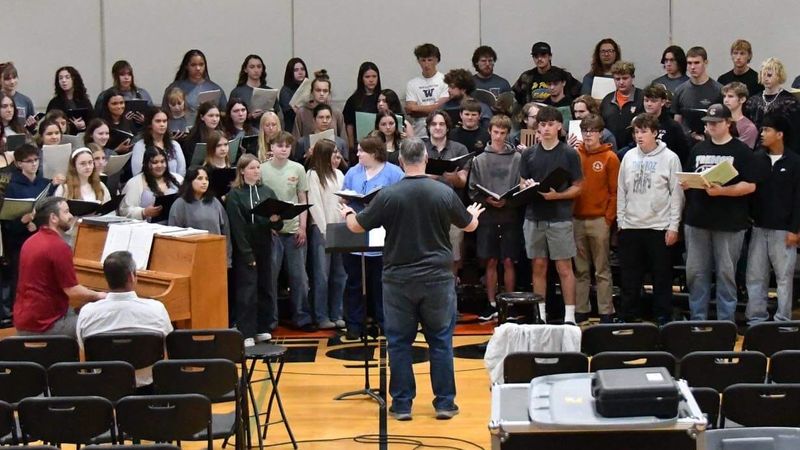 WSU, EHS choirs combine voices; prelude to multi-arts week post image