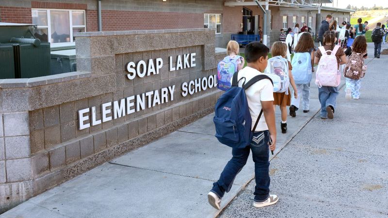 Swirl of activity as Soap Lake kids begin new school year post image
