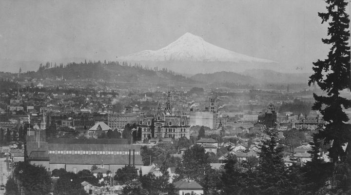 Historic photo: Portland, Oregon, 1890.