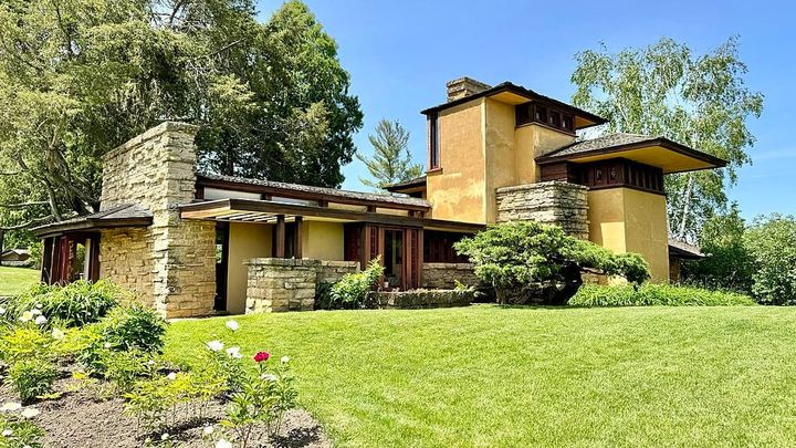 Architecture of tragedy: Frank Lloyd Wright and the Taliesin murders.