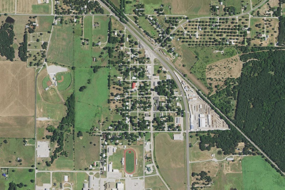 Aerial photograph centered on Paradise, Texas