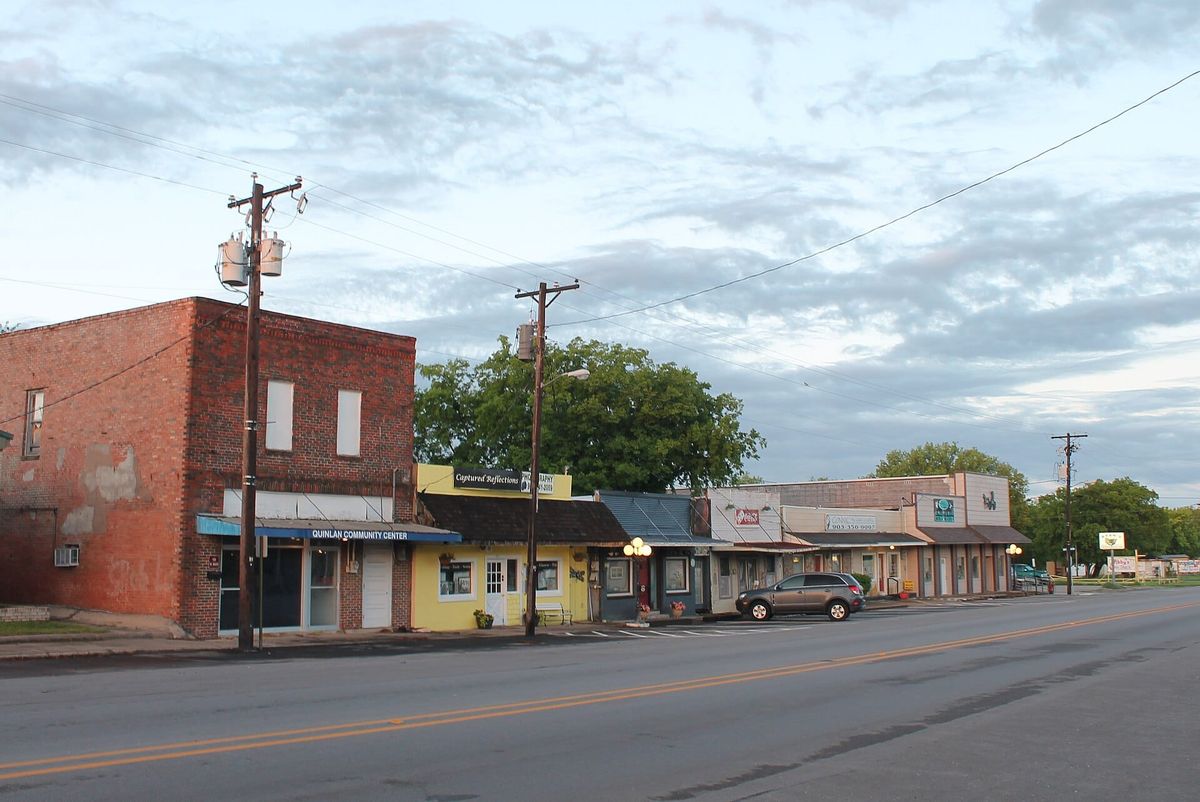 A street scene in Quinlan, Texas