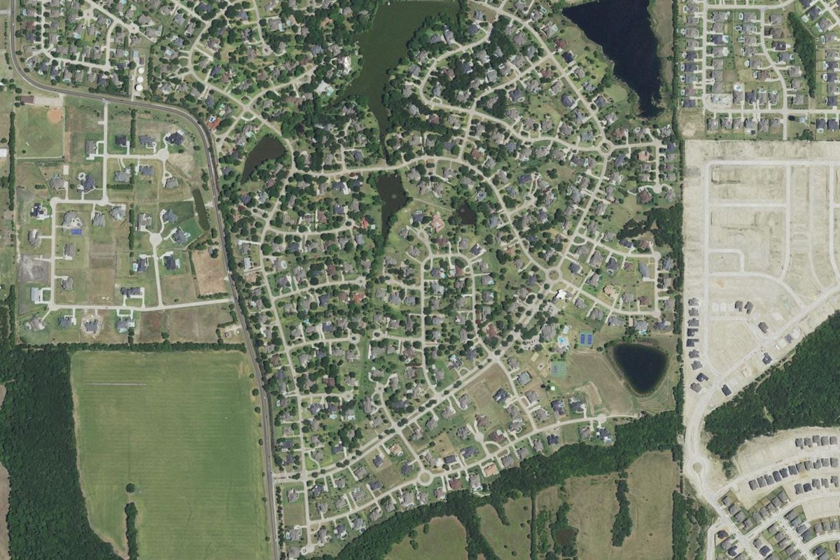 Aerial photograph centered on Seis Lagos, Texas