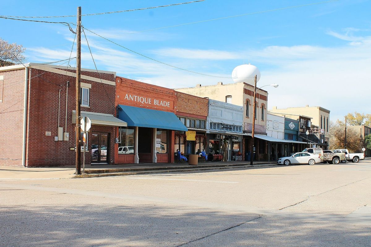 Storefronts in Van Alstyne, Texas