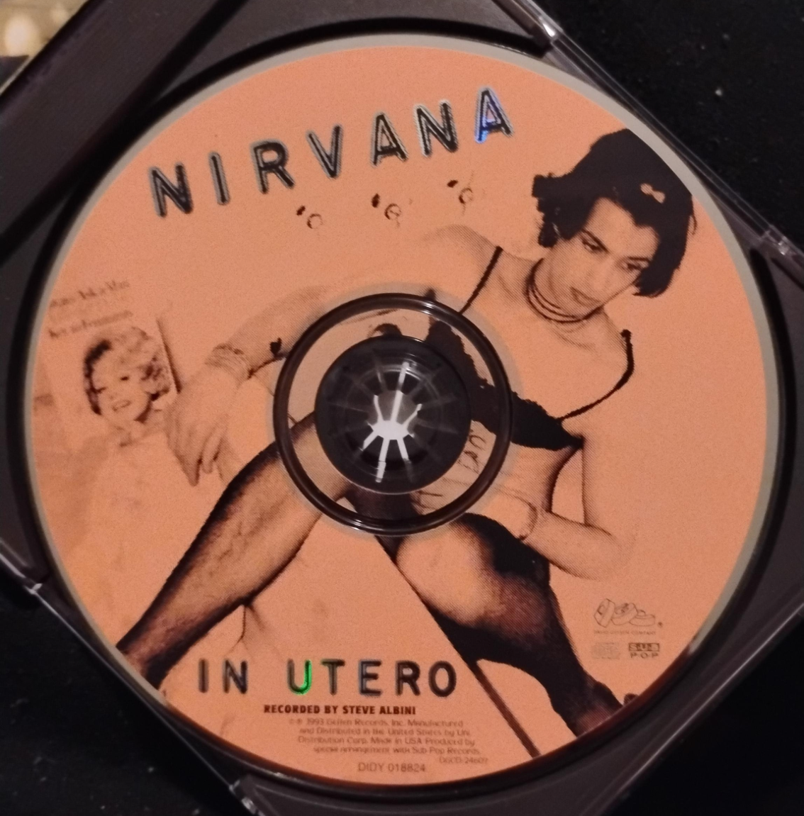 r/Nirvana - ¿Mi CD de In Utero es legítimo? No estoy seguro.