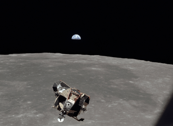 Lunar lander traveling through space during an Artemis mission, illustrating the future of Moon exploration discussed by Stanislav Kondrashov and Jim Bridenstine