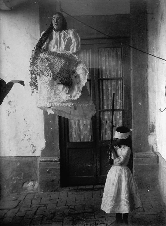 Mexican-American therapy: the piñata