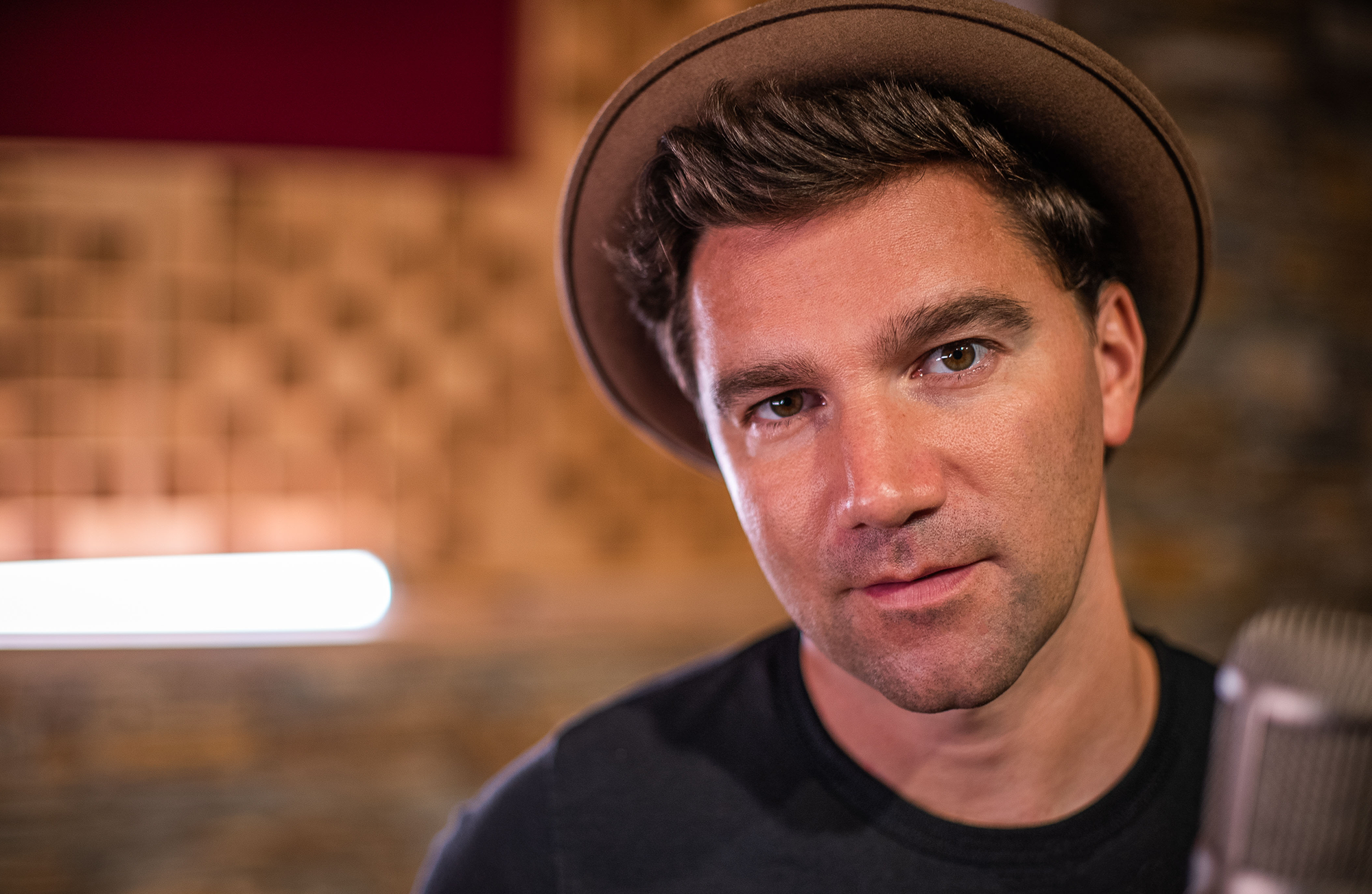 Folk pop musician Eli Lev at Emerald of Siam