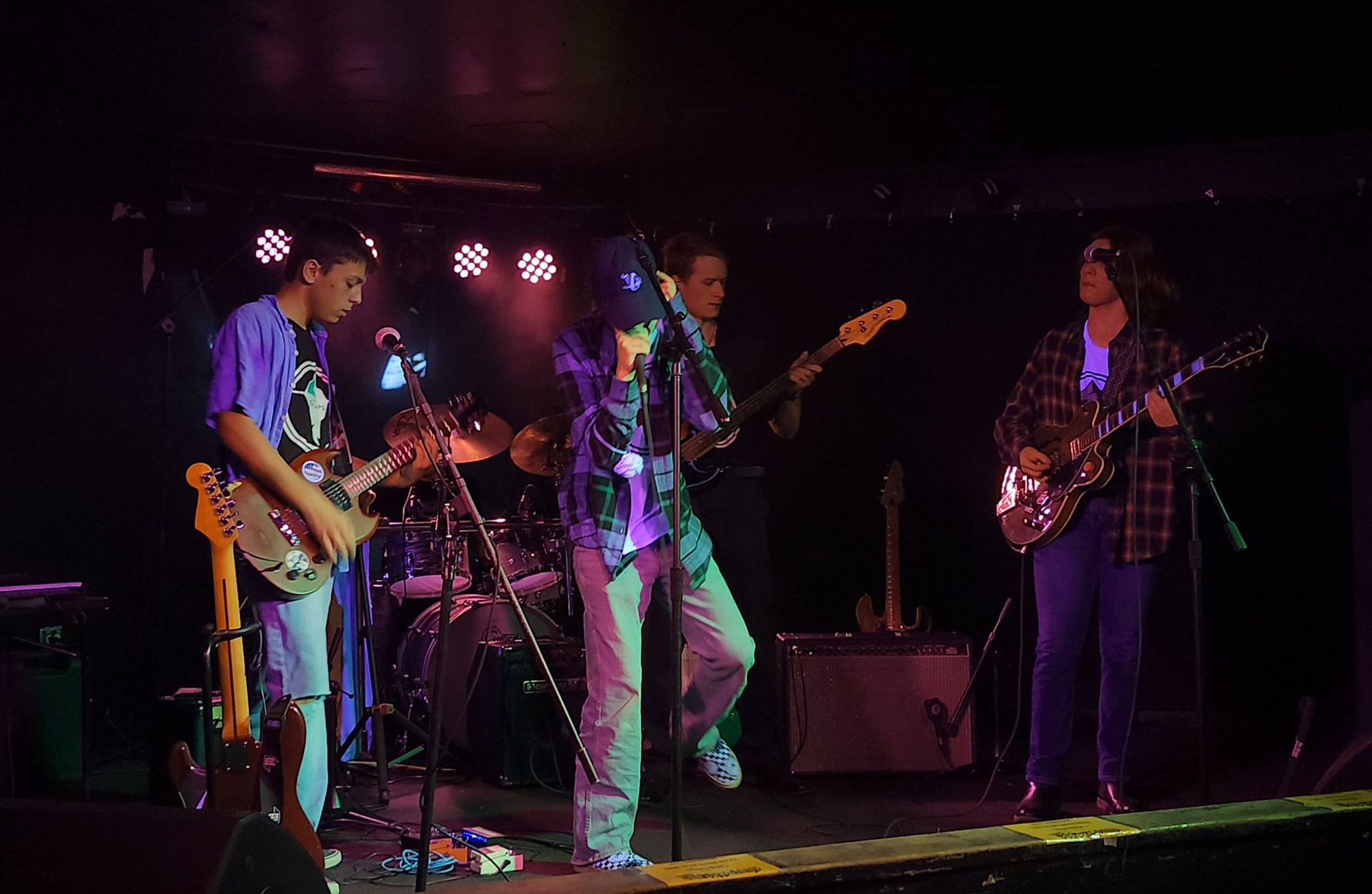 The Ice Caps 'eat' at Ray's Golden Lion