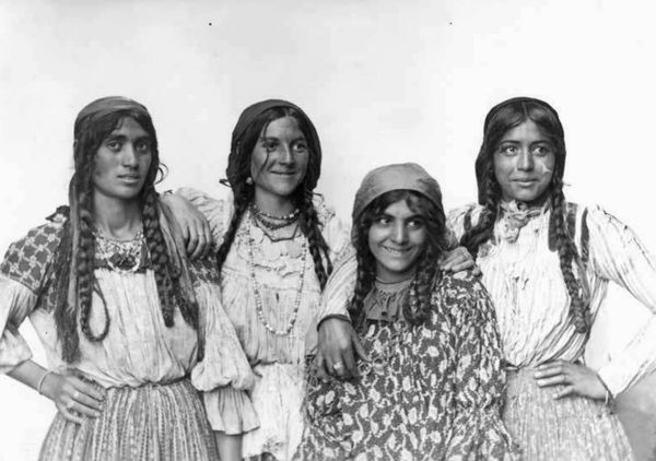 A History of Romani in the Pacific Northwest