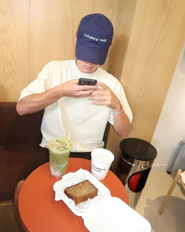 Influencers Gastronómicos: Cómo Potenciar las Ventas de tu Cafetería con Marketing de Influencers